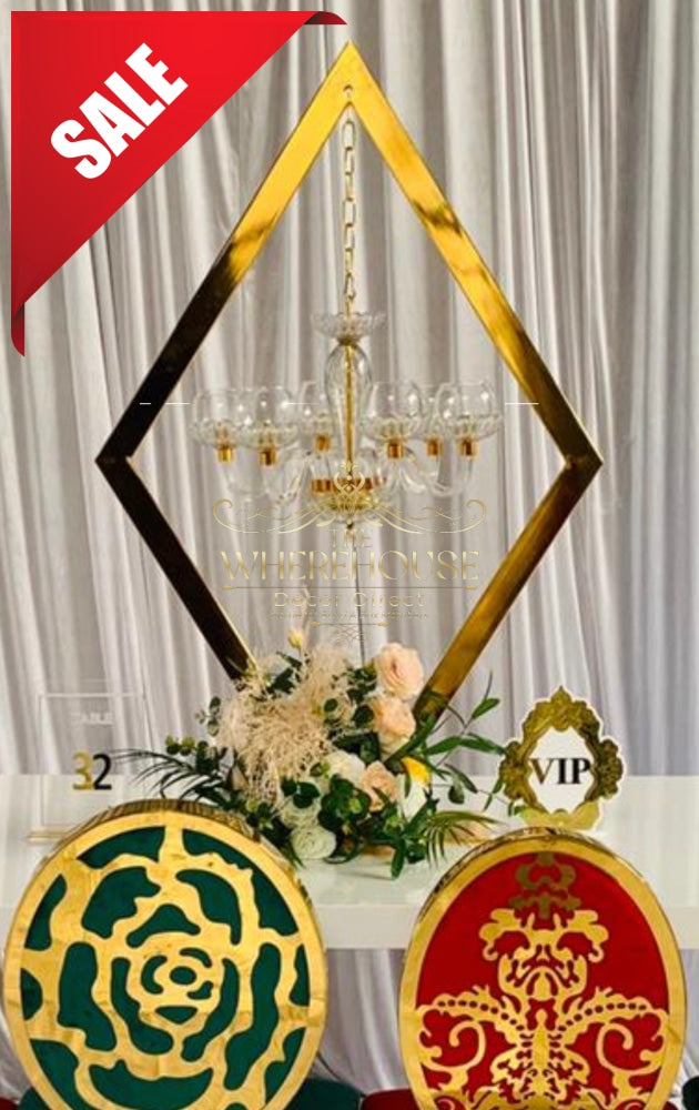 Wh 70-23 Triangle / Gold Centerpiece